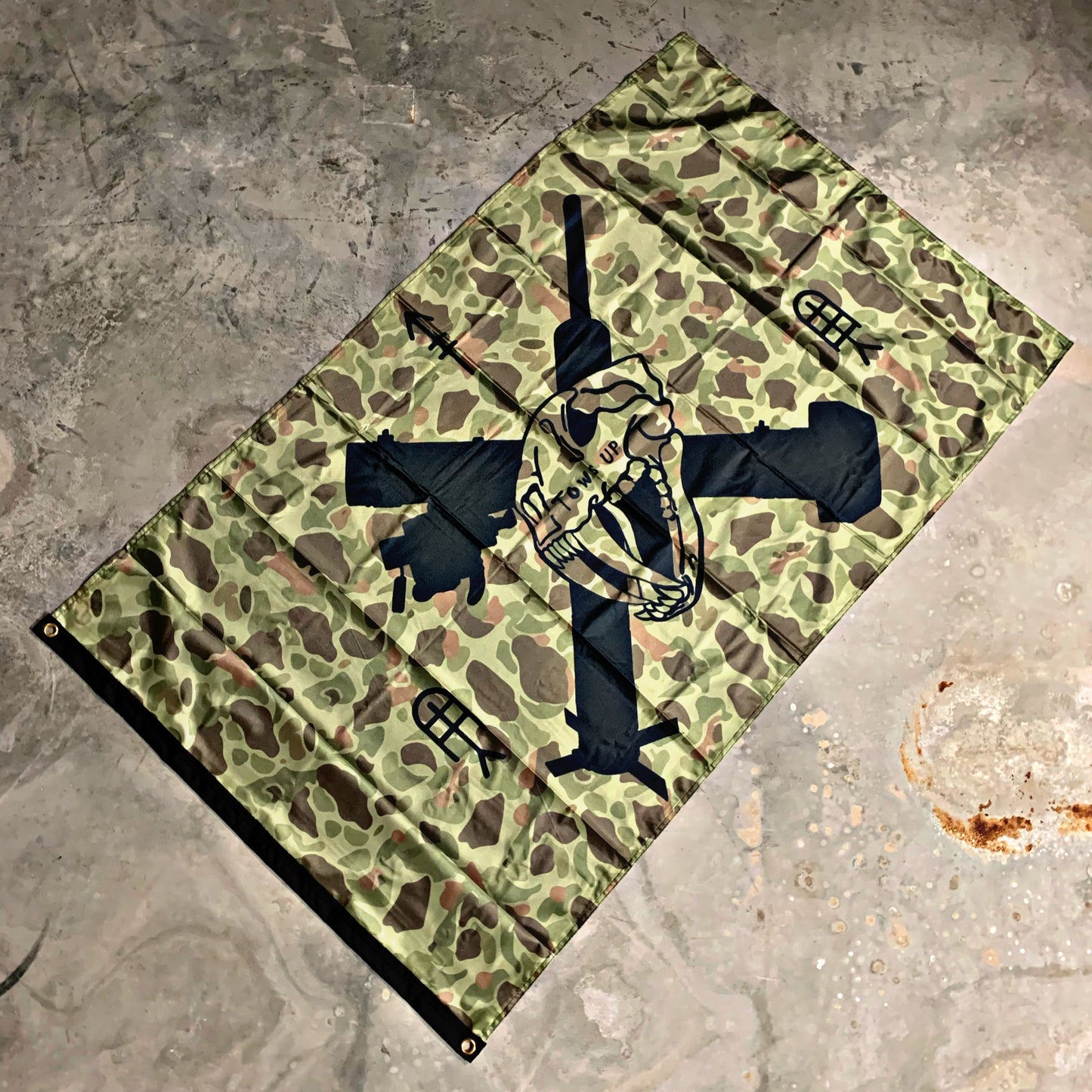 Tows Up Flag